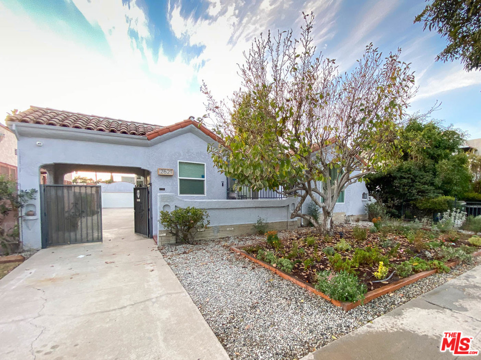 2621 Virginia Road Los Angeles, CA 90016 - Photo 2 of 26 Gallery Image 2
