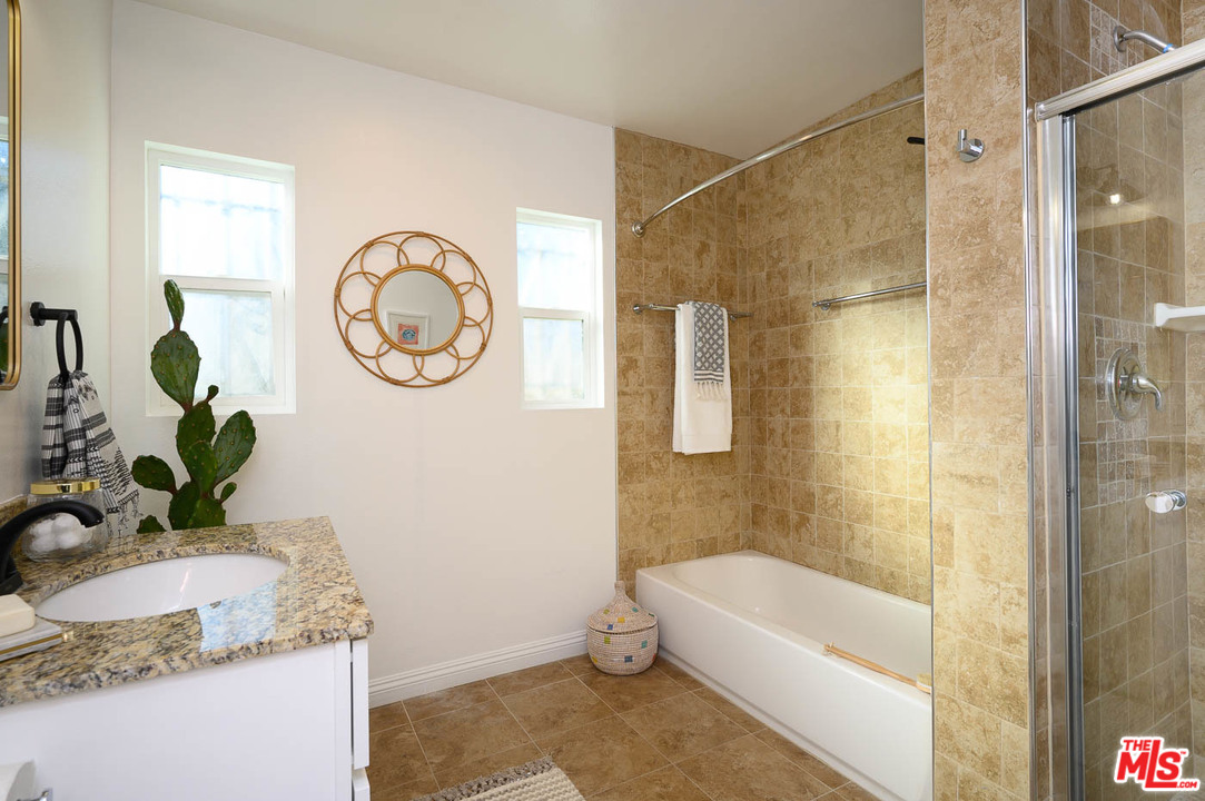 2621 Virginia Road Los Angeles, CA 90016 - Photo 16 of 26 Gallery Image 16