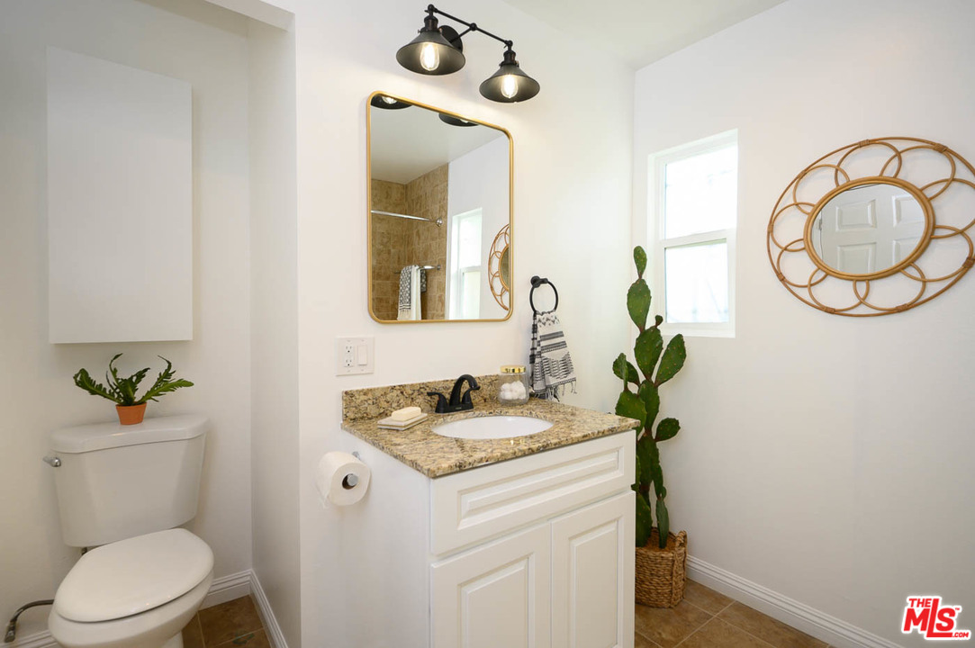 2621 Virginia Road Los Angeles, CA 90016 - Photo 17 of 26 Gallery Image 17