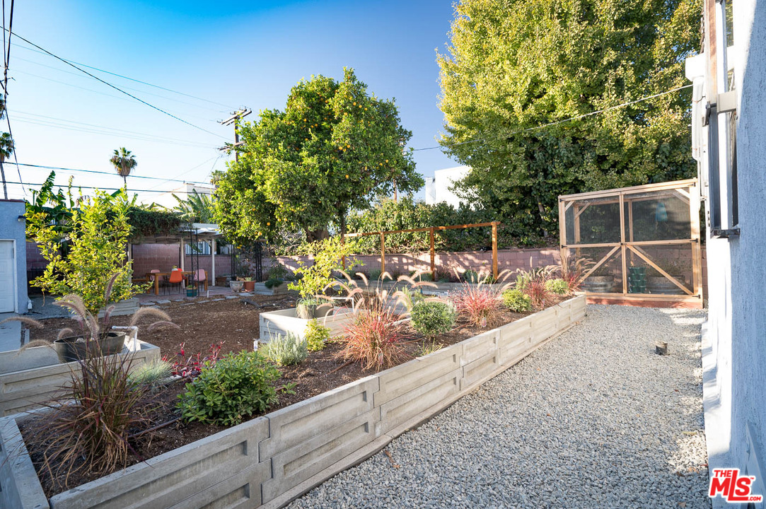 2621 Virginia Road Los Angeles, CA 90016 - Photo 20 of 26 Gallery Image 20