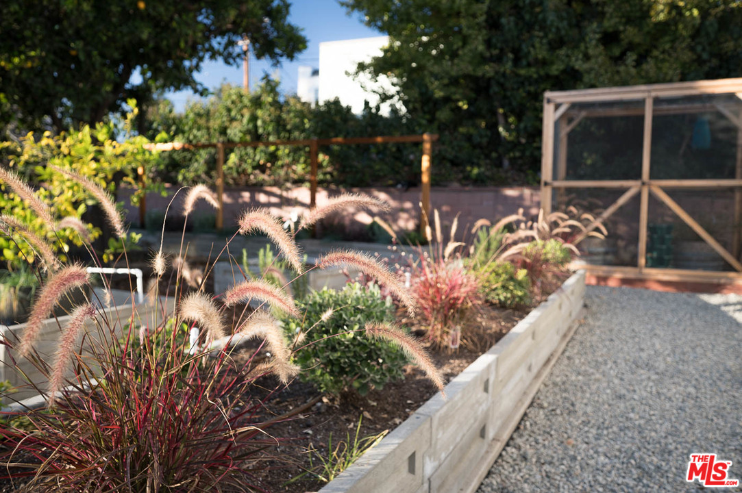 2621 Virginia Road Los Angeles, CA 90016 - Photo 21 of 26 Gallery Image 21