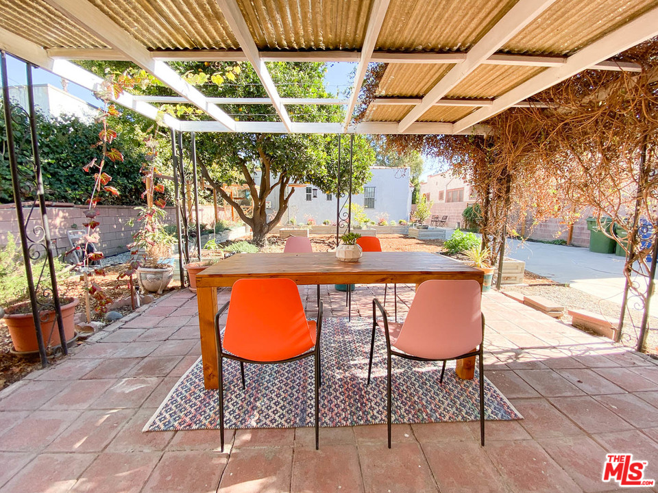 2621 Virginia Road Los Angeles, CA 90016 - Photo 23 of 26 Gallery Image 23