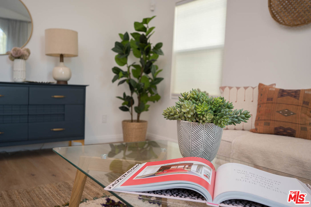 2621 Virginia Road Los Angeles, CA 90016 - Photo 6 of 26 Gallery Image 6