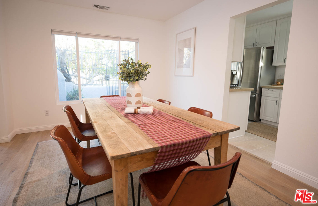 2621 Virginia Road Los Angeles, CA 90016 - Photo 10 of 26 Gallery Image 10