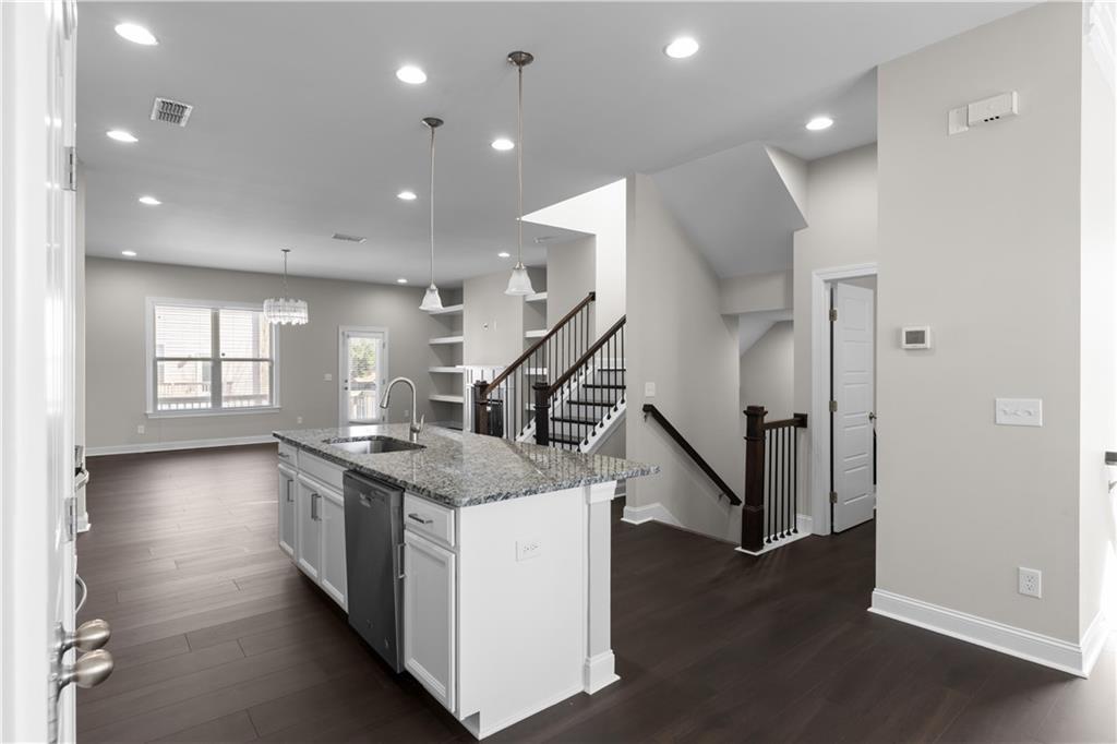 1833 Hislop Lane Atlanta, GA 30345 - Photo 6 of 39