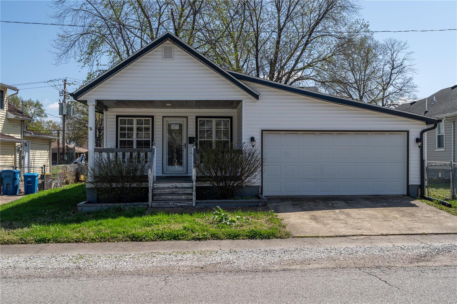 2938 Oregon Avenue Granite City, IL 62040 - Photo 1 of 40