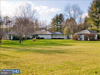 1646 Country Road Bethlehem, PA 18015 - Photo 1 of 5 Gallery Image 1