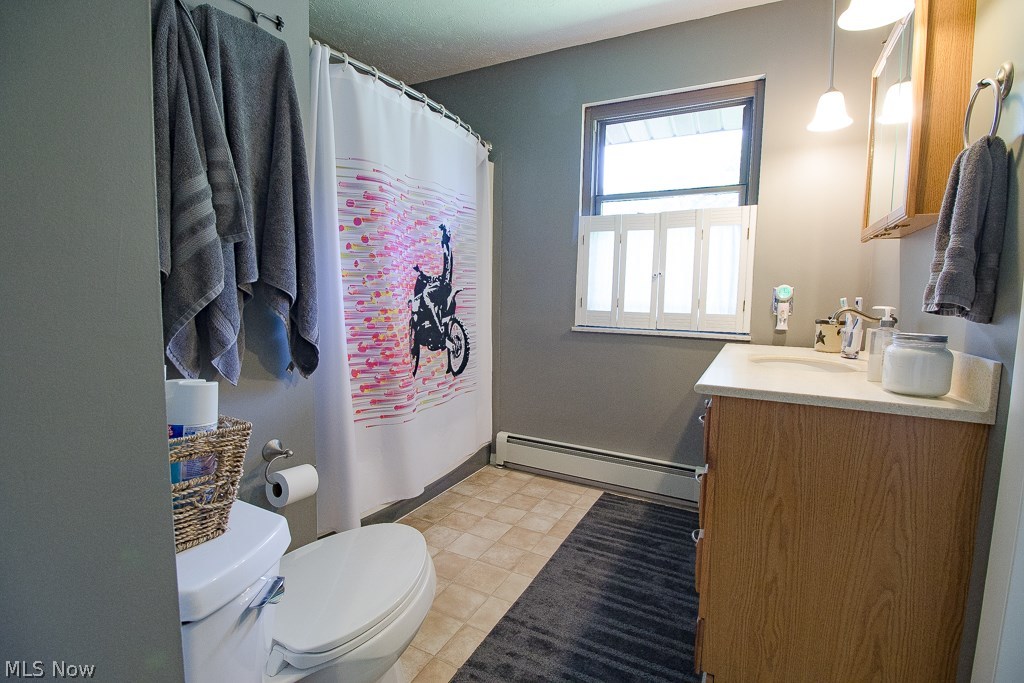 8610 Sumner Road Chardon, OH 44024 - Photo 31 of 35 Upstairs bathroom with tub.