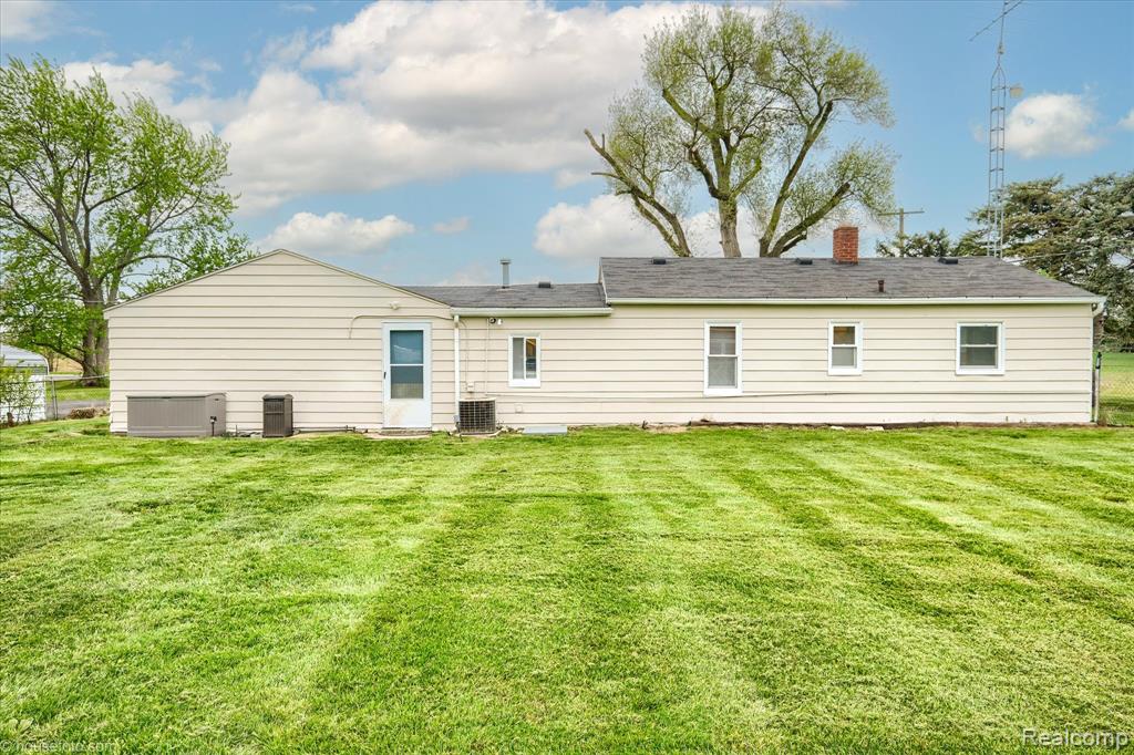 9254 North Genesee Road Mount Morris, MI 48458 - Photo 2 of 24