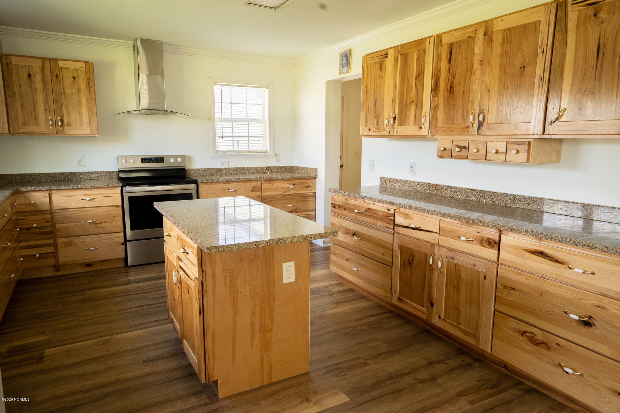 415 Swansboro Loop Road Swansboro, NC 28584 - Photo 3 of 21 DSC01886-HDR