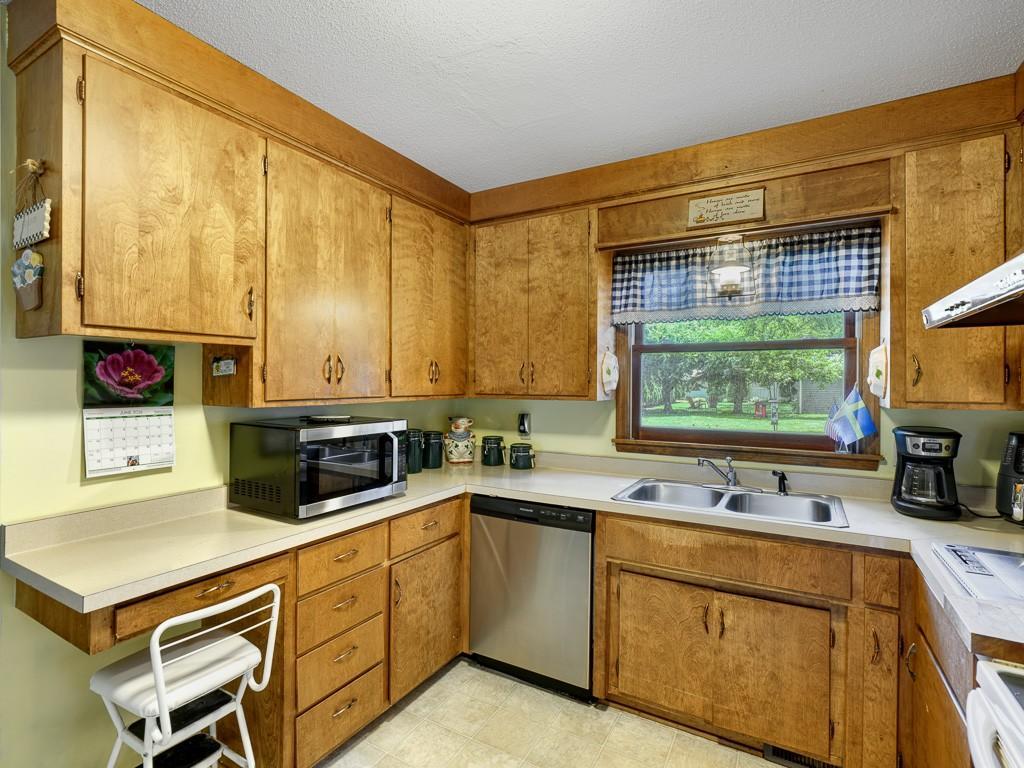 806 Myrtle Street Hudson, WI 54016 - Photo 5 of 15