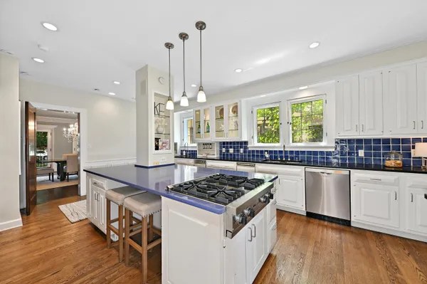 $1,195,000 | 2225 North Lake Drive, Milwaukee, WI 53202