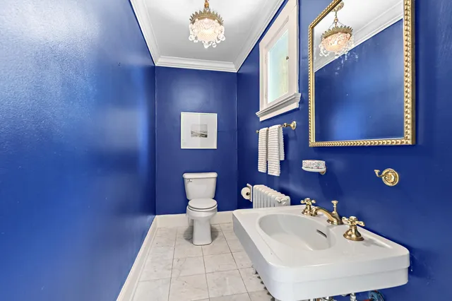 $1,195,000 | 2225 North Lake Drive, Milwaukee, WI 53202