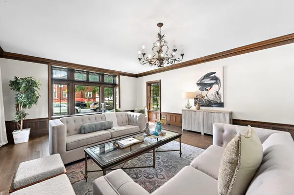 $1,195,000 | 2225 North Lake Drive, Milwaukee, WI 53202