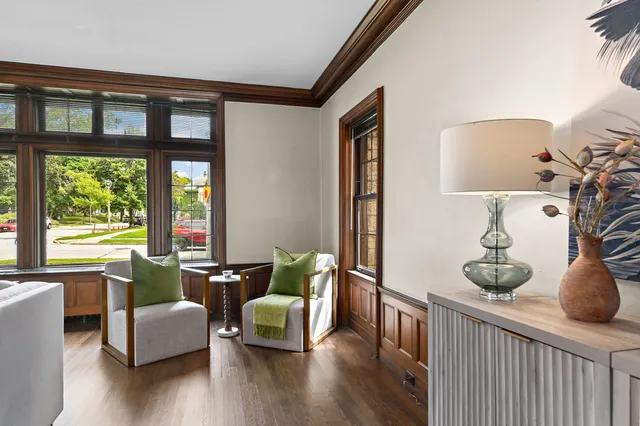 $1,195,000 | 2225 North Lake Drive, Milwaukee, WI 53202