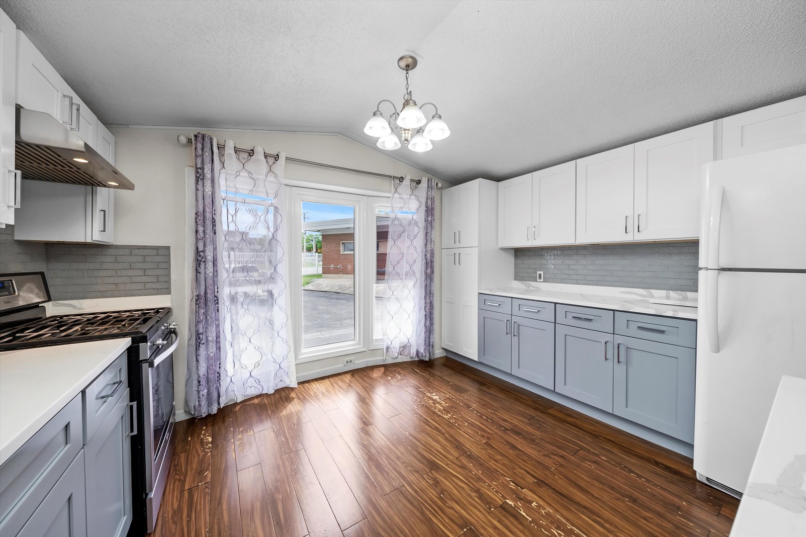 3 Ash Street Countryside, IL 60525 - Photo 12 of 31 Gallery Image 12