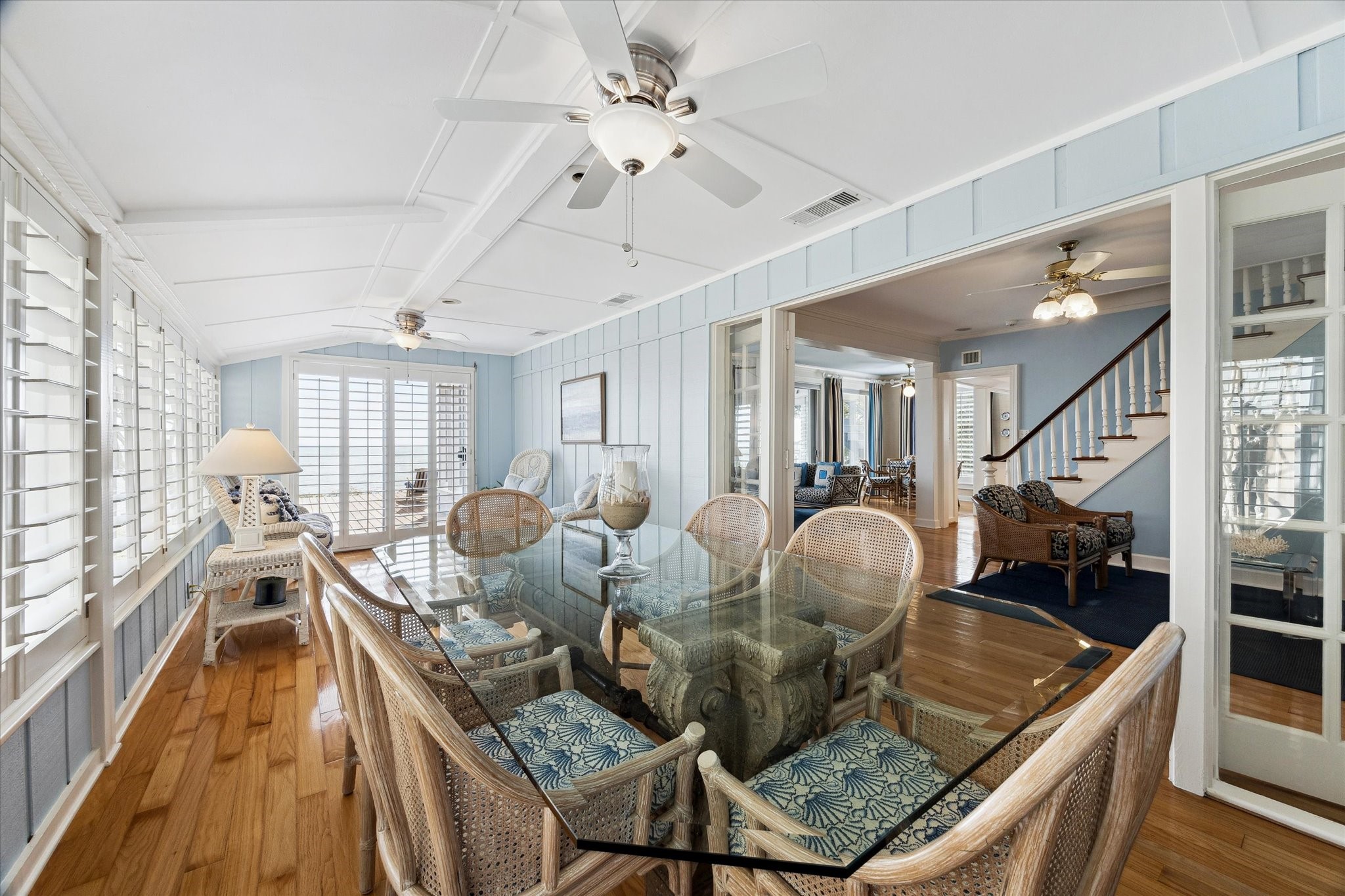 232 Garfield Street La Porte, TX 77571 - Photo 17 of 35 a living room with furniture