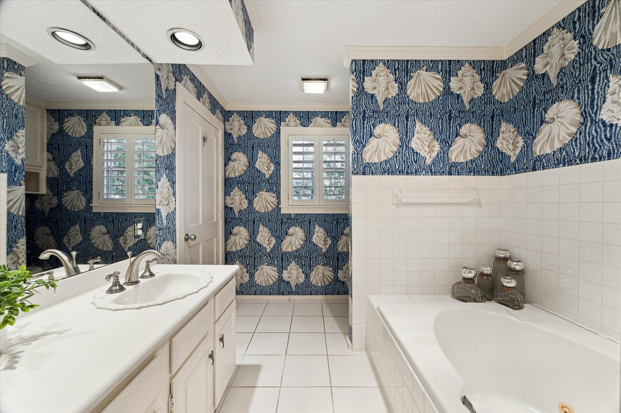 232 Garfield Street La Porte, TX 77571 - Photo 18 of 35 a bathroom with a sink and a mirror
