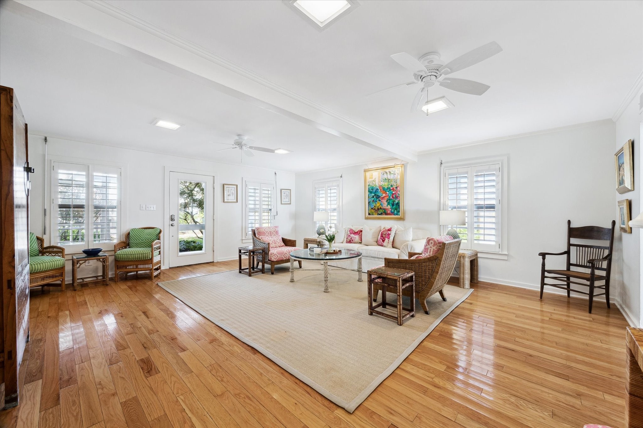 232 Garfield Street La Porte, TX 77571 - Photo 10 of 35 a living room with furniture and wooden floor