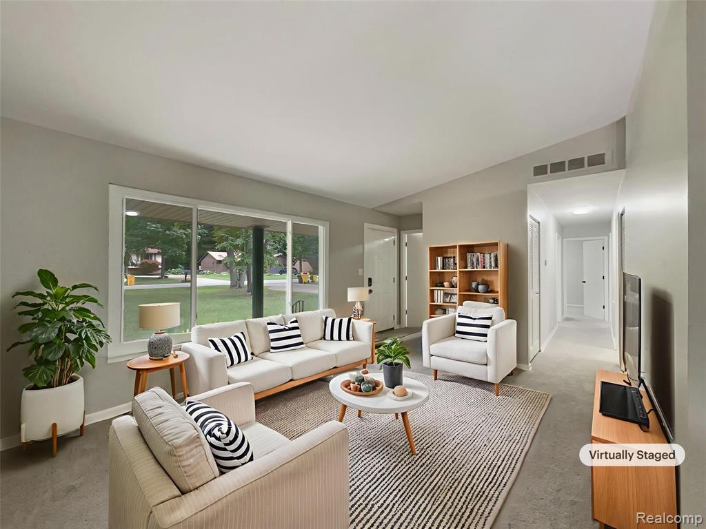 11040 Messmore Road Utica, MI 48317 - Photo 2 of 17