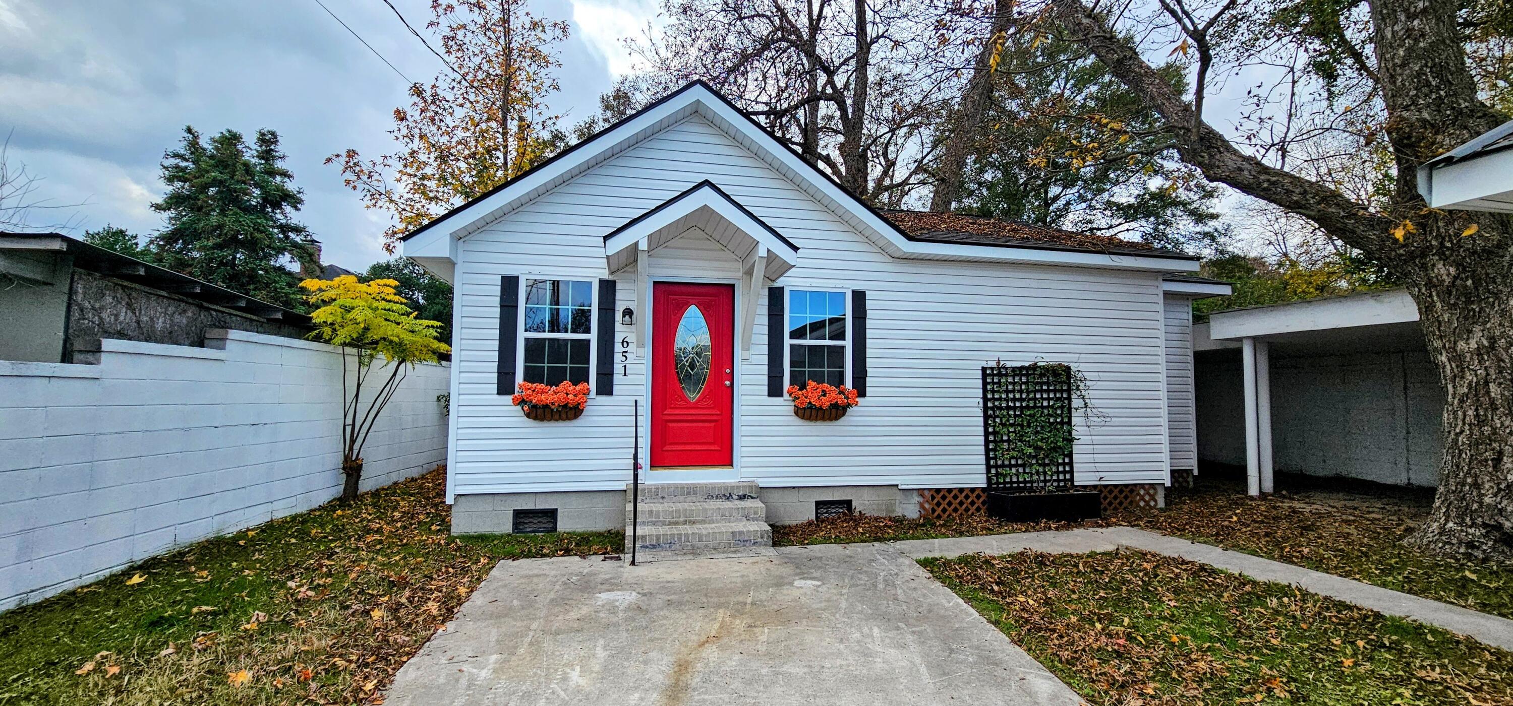 651 Hardware Street Elloree, SC 29047 - Photo 1 of 48