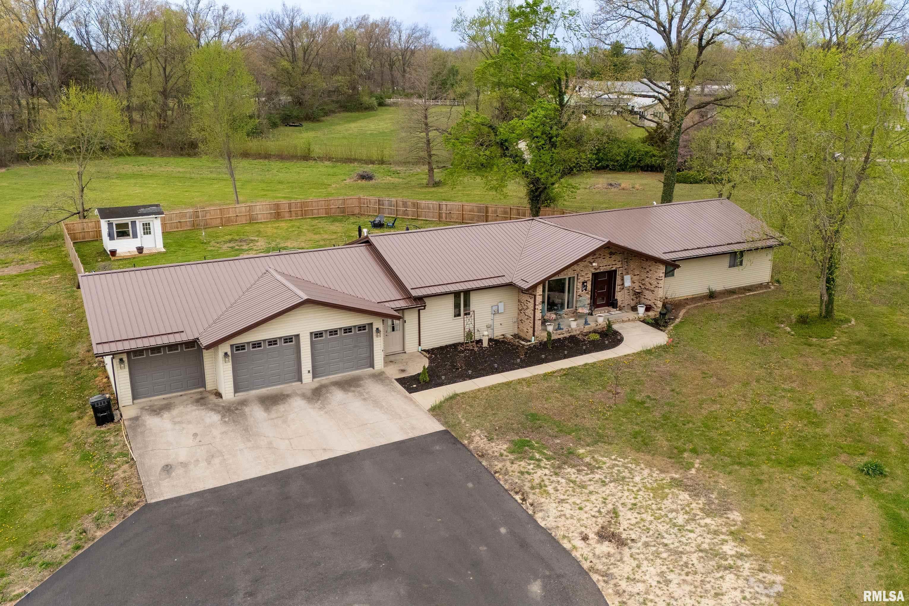 917 Dorris Heights Road Harrisburg, IL 62946 - Photo 1 of 56