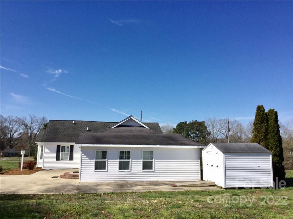 3371 Flat Creek Road Lancaster, SC 29720 - Photo 8 of 38 a front view of a house with a yard