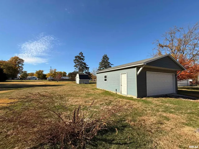 $114,900 | 120 Lakewood Avenue, East Peoria, IL 61611