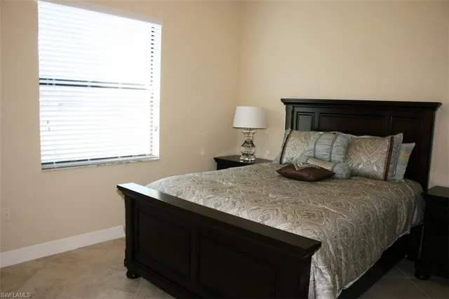 $950,000 | 3296 Pacific Drive, Naples, FL 34119