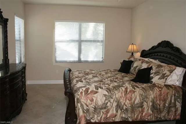 $950,000 | 3296 Pacific Drive, Naples, FL 34119