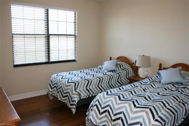 $950,000 | 3296 Pacific Drive, Naples, FL 34119