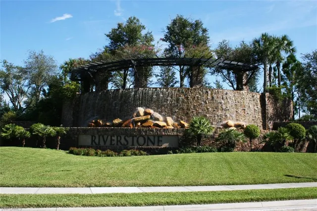 $950,000 | 3296 Pacific Drive, Naples, FL 34119