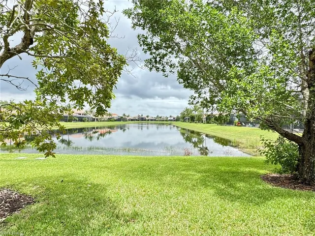 $950,000 | 3296 Pacific Drive, Naples, FL 34119
