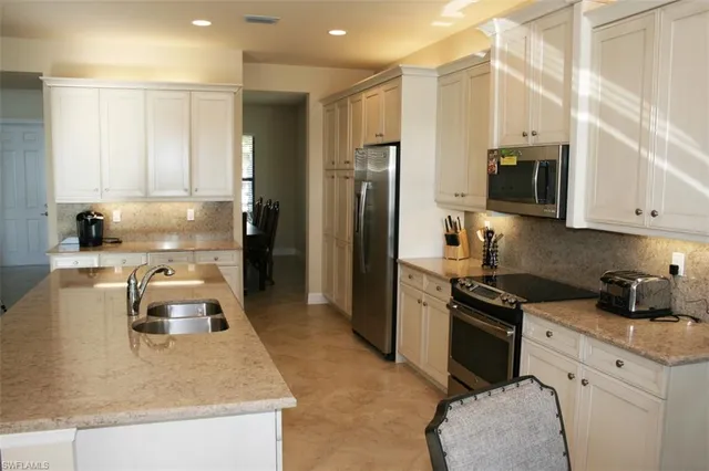 $950,000 | 3296 Pacific Drive, Naples, FL 34119