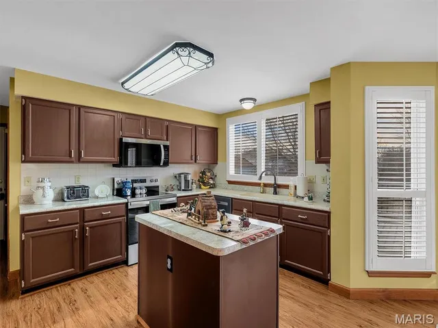 $325,000 | 3809 Teton Creek Court, Florissant, MO 63034