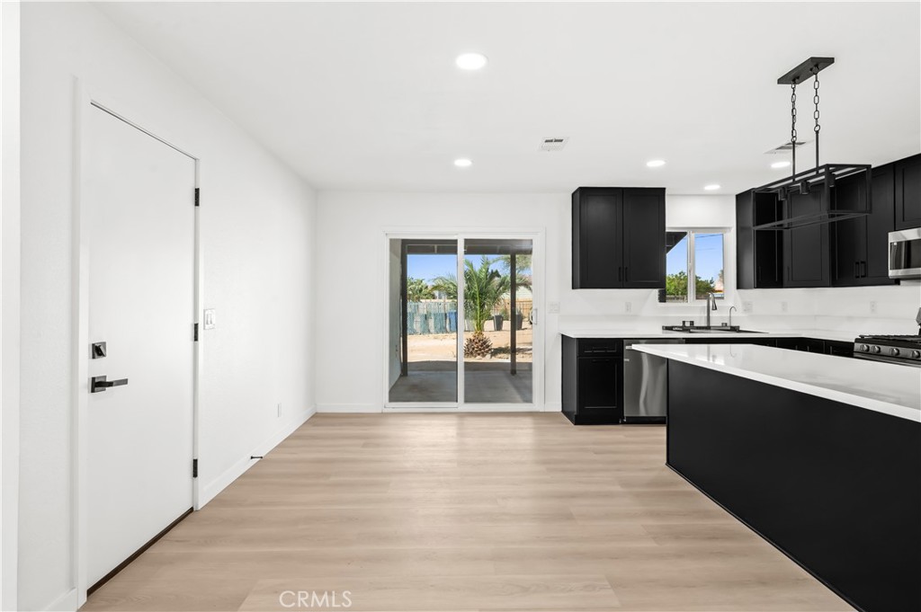 22031 Sauk Road Apple Valley, CA 92308 - Photo 13 of 45