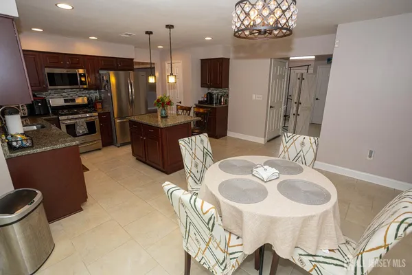 $799,000 | 31 Scarlet Drive, Parlin, NJ 08859