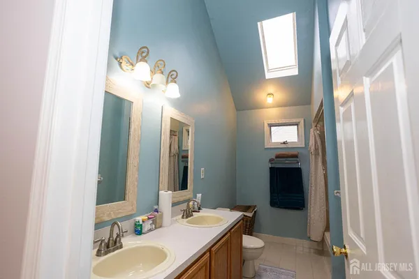 $799,000 | 31 Scarlet Drive, Parlin, NJ 08859