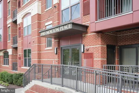 $635,000 | 3985 Norton Place, Unit 101, Fairfax, VA 22030