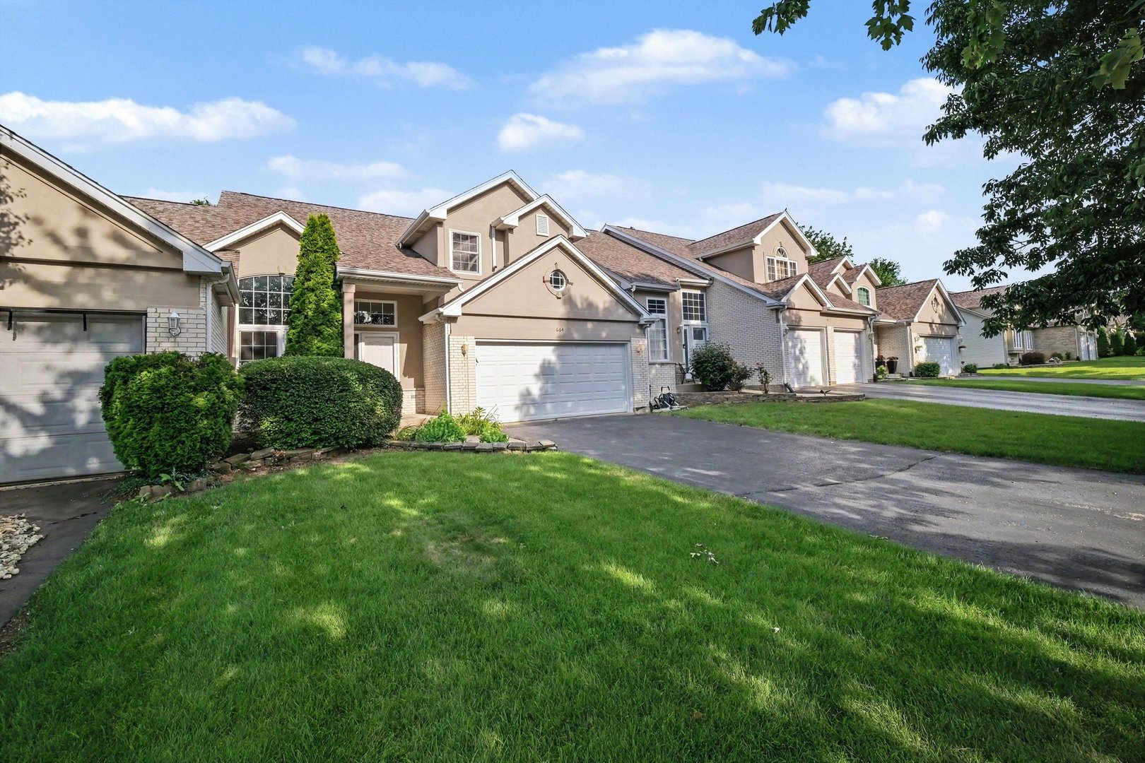664 Aspen Drive Romeoville, IL 60446 - Photo 2 of 28