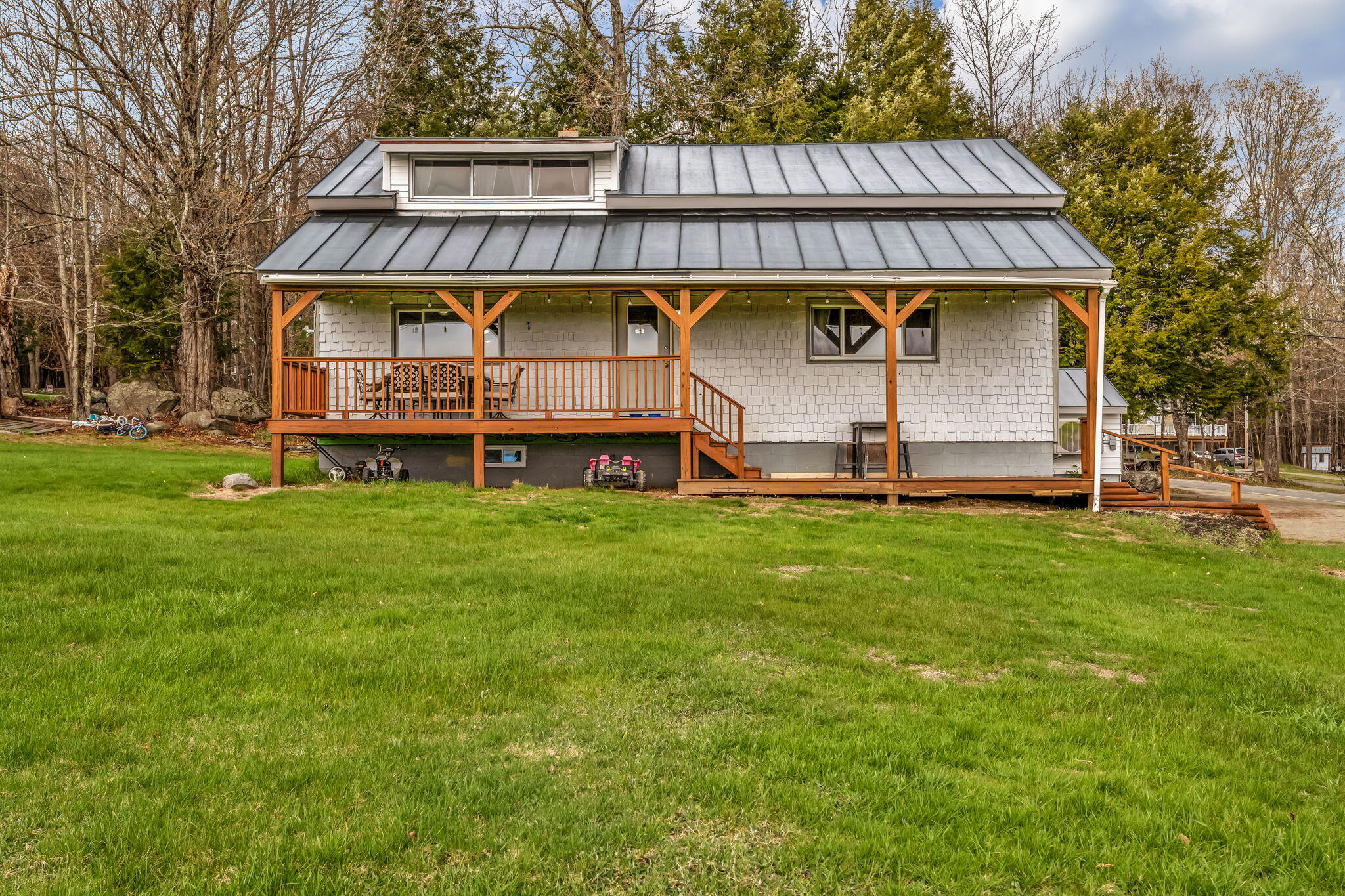 32-web-or-mls-412-w-mills-rd