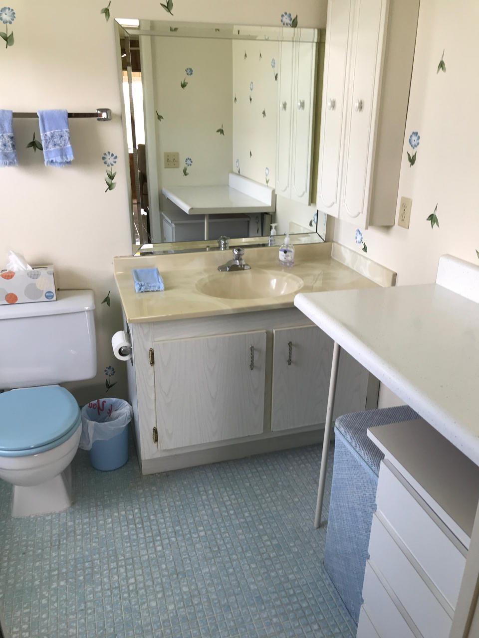 2073 Exeter, Unit E Boca Raton, FL 33434 - Photo 6 of 27 Master Bathroom
