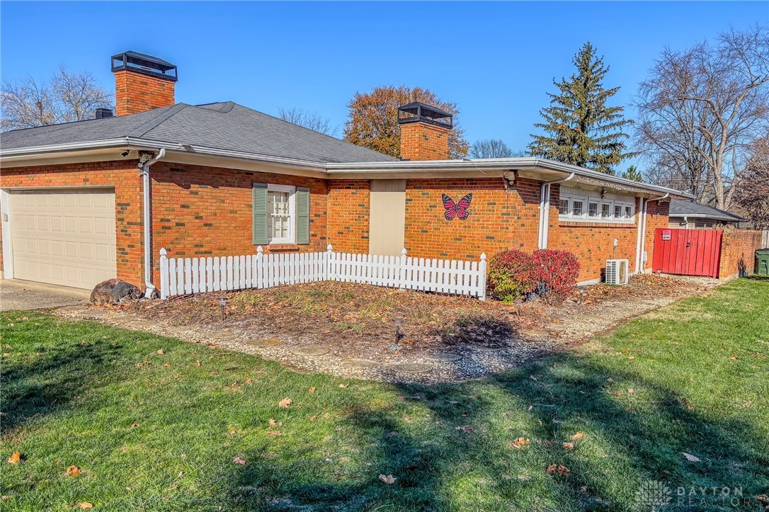 1109 Big Hill Road Kettering, OH 45429 - Photo 5 of 69