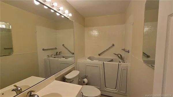 $1,600 | 2929 Southeast Ocean Boulevard, Unit 1038, Stuart, FL 34996