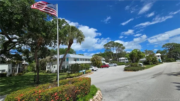 $1,600 | 2929 Southeast Ocean Boulevard, Unit 1038, Stuart, FL 34996