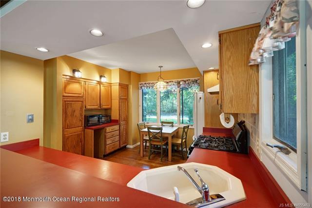 170 Oxycocus Road Manahawkin, NJ 08050 - Photo 18 of 43 18.ashx