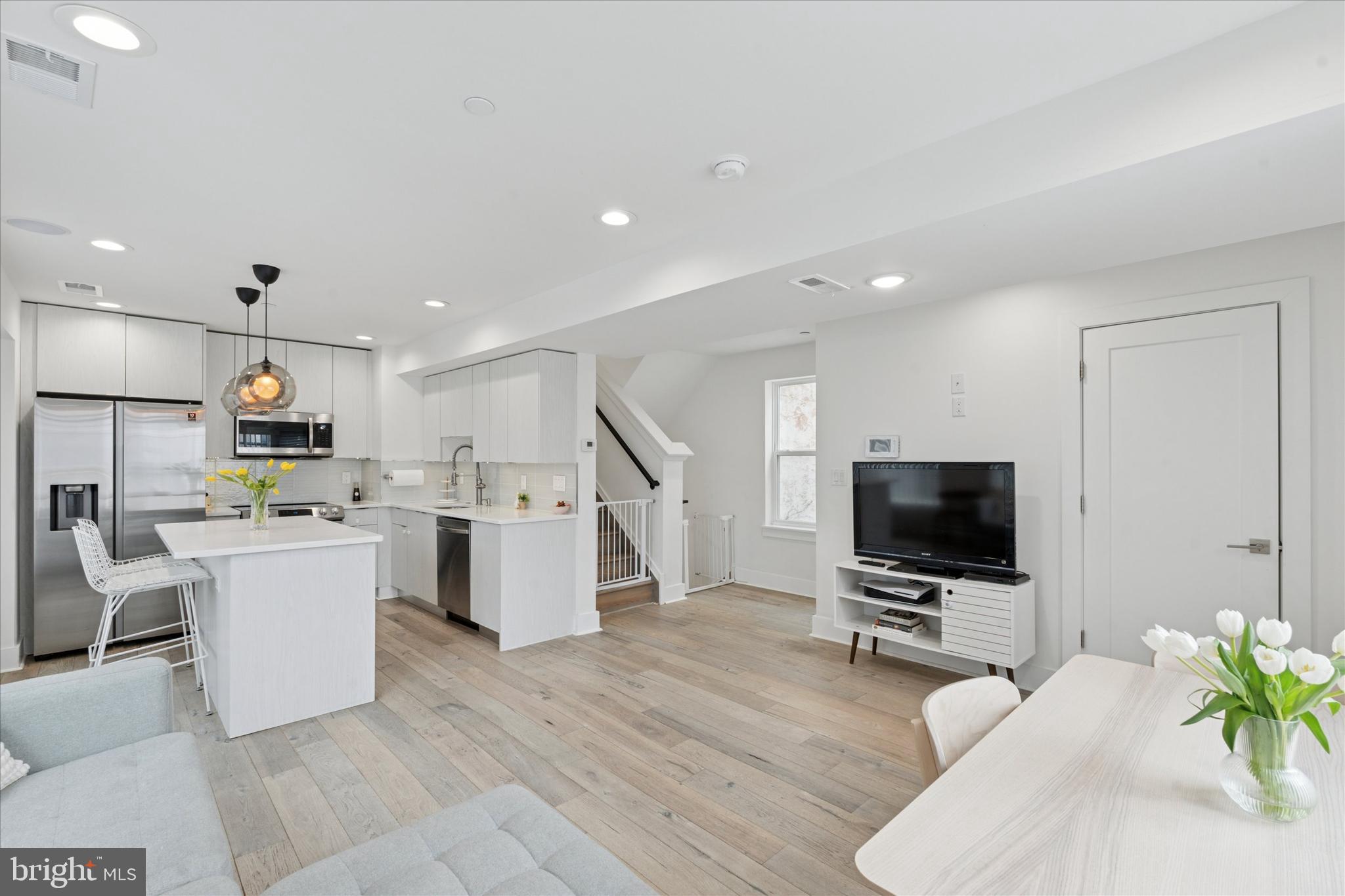 1325 North 17th Street, Unit A Philadelphia, PA 19121 - Photo 4 of 35