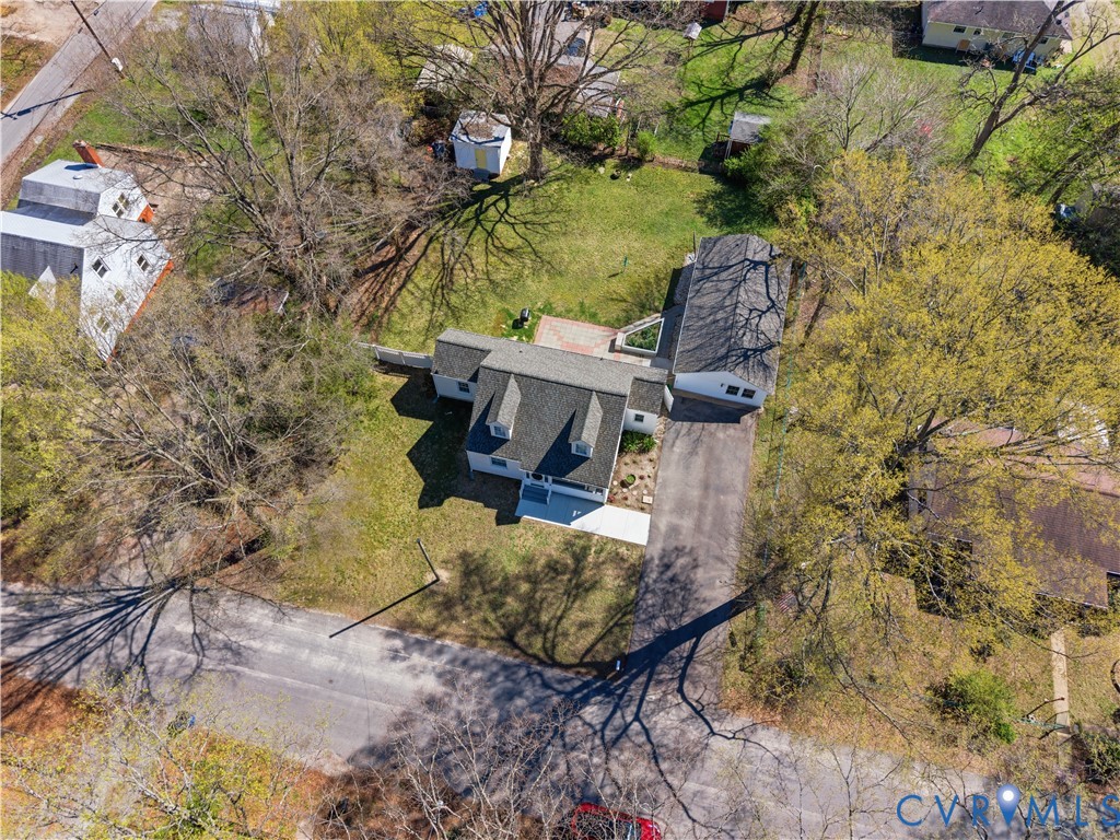 2809 Brampton Way North Chesterfield, VA 23234 - Photo 2 of 38 a view of yard