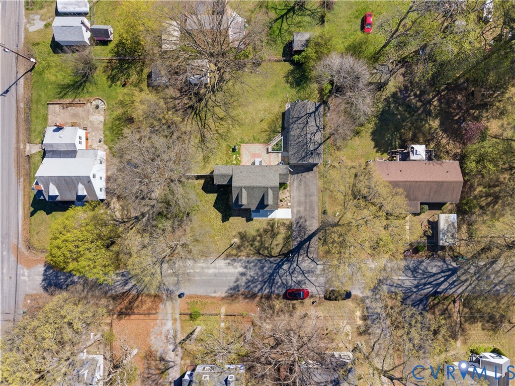 2809 Brampton Way North Chesterfield, VA 23234 - Photo 34 of 38 a aerial view of a house with a yard and garden
