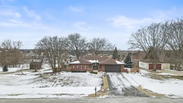 $700,000 | 13120 Silver Fox Drive, Lemont, IL 60439